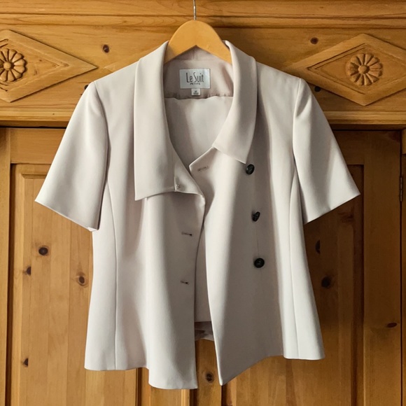 Brand new suit. Never worn - Picture 4 of 4